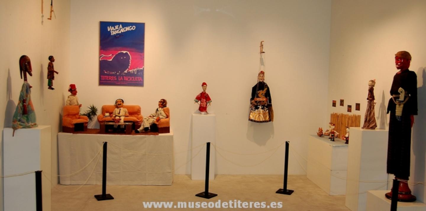 Exposición "Un Mundo de Títeres" en el VALEY